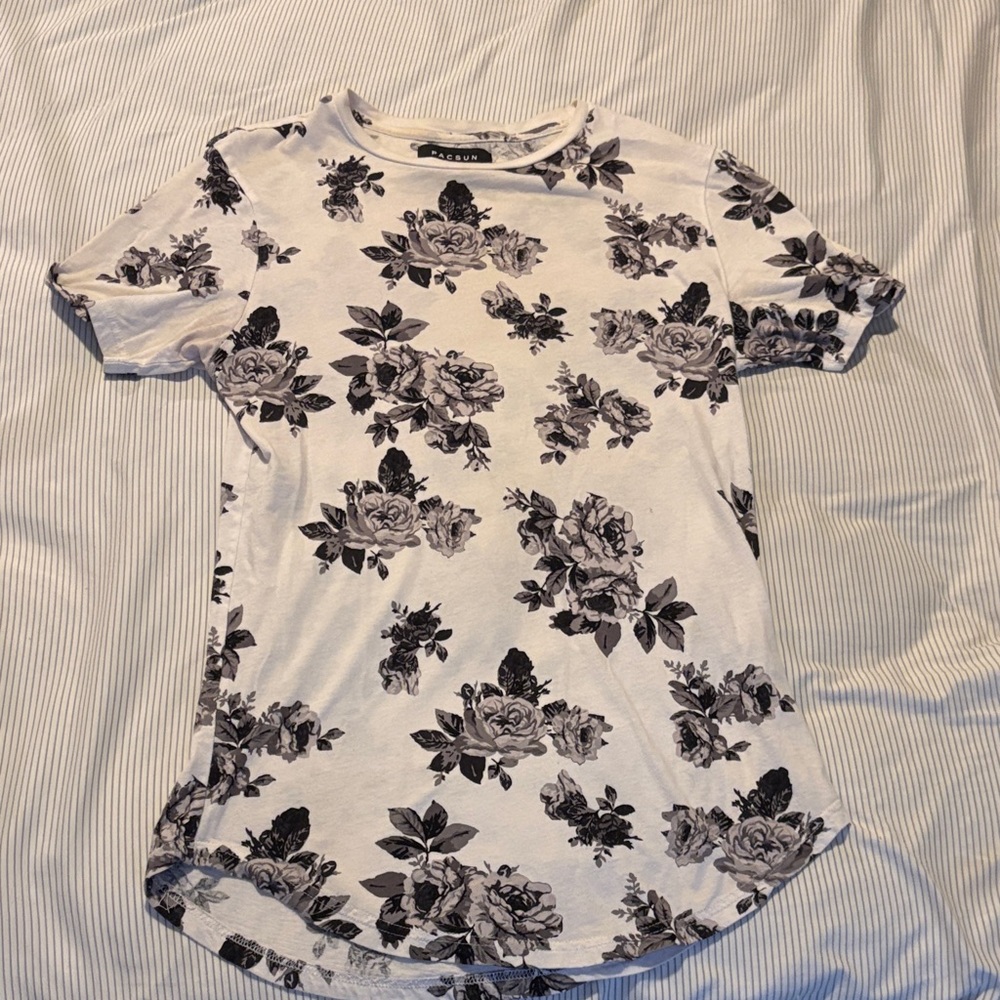 PacSun Black Floral Print Short Sleeve Tee